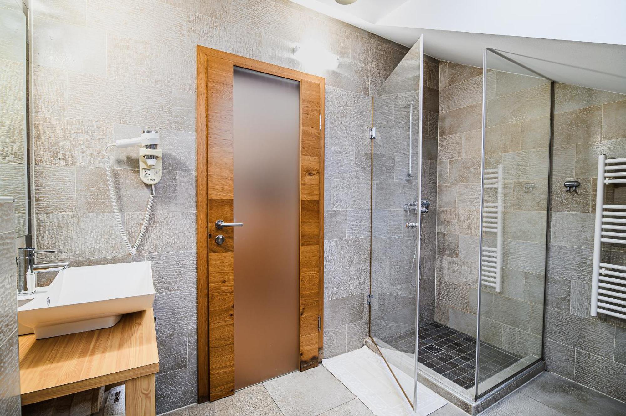 Dragatuš Apartments Maleric With Indoor Pool And Wellness חדר תמונה