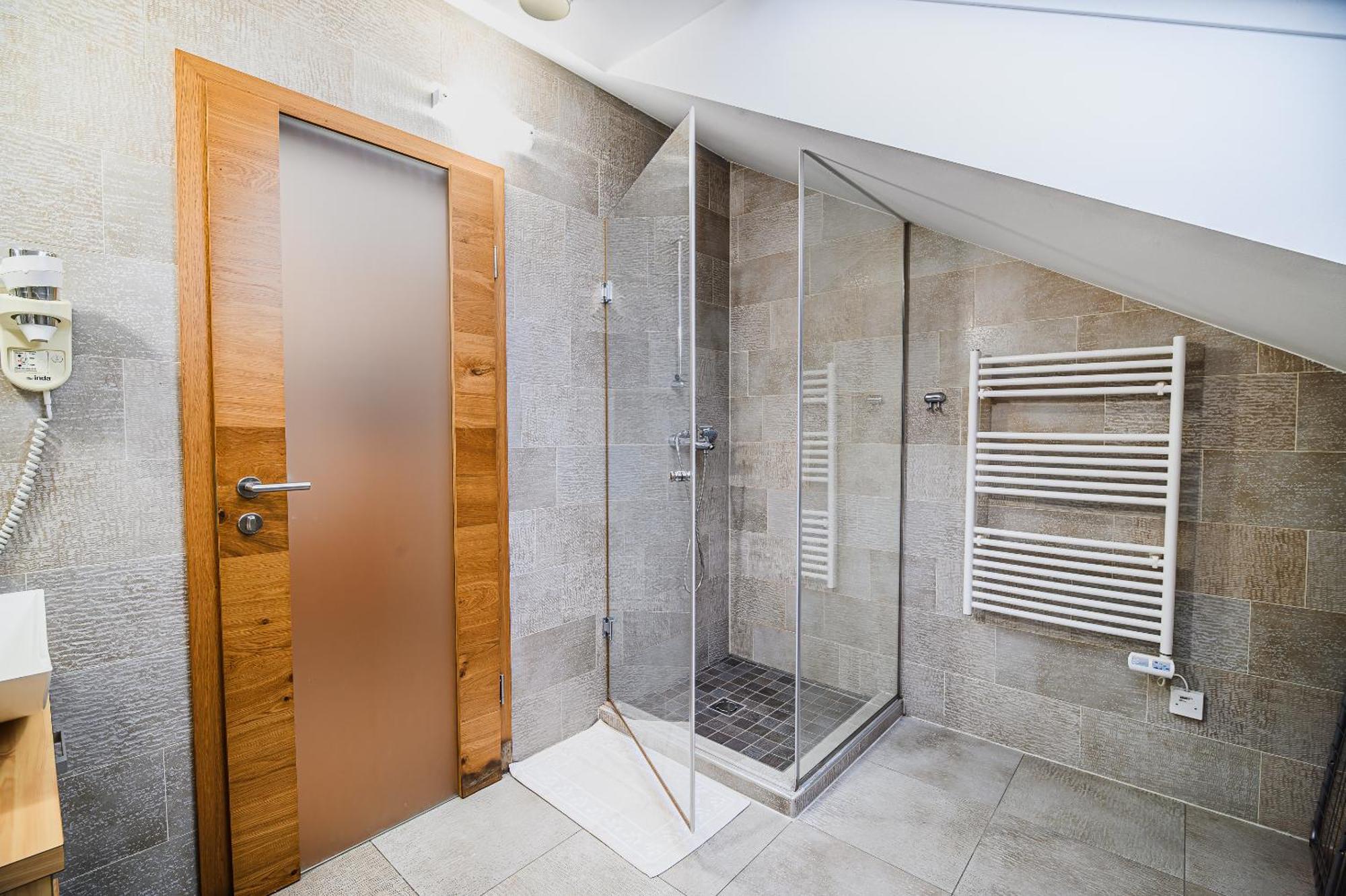 Dragatuš Apartments Maleric With Indoor Pool And Wellness חדר תמונה