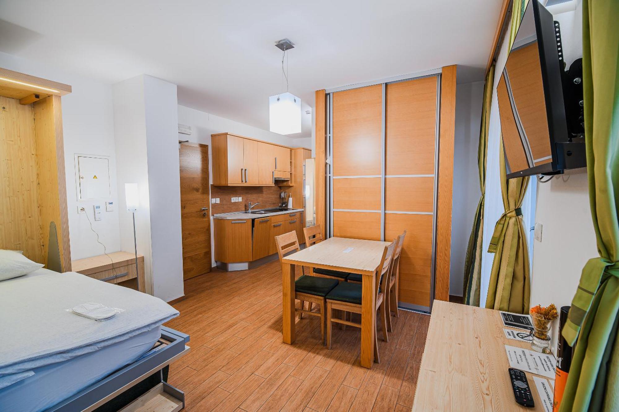 Dragatuš Apartments Maleric With Indoor Pool And Wellness חדר תמונה