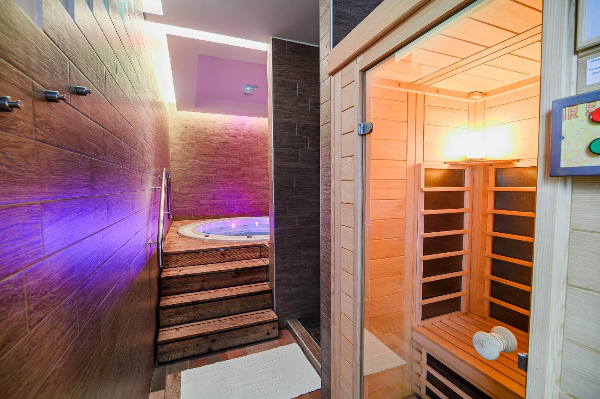 Dragatuš Apartments Maleric With Indoor Pool And Wellness מראה חיצוני תמונה
