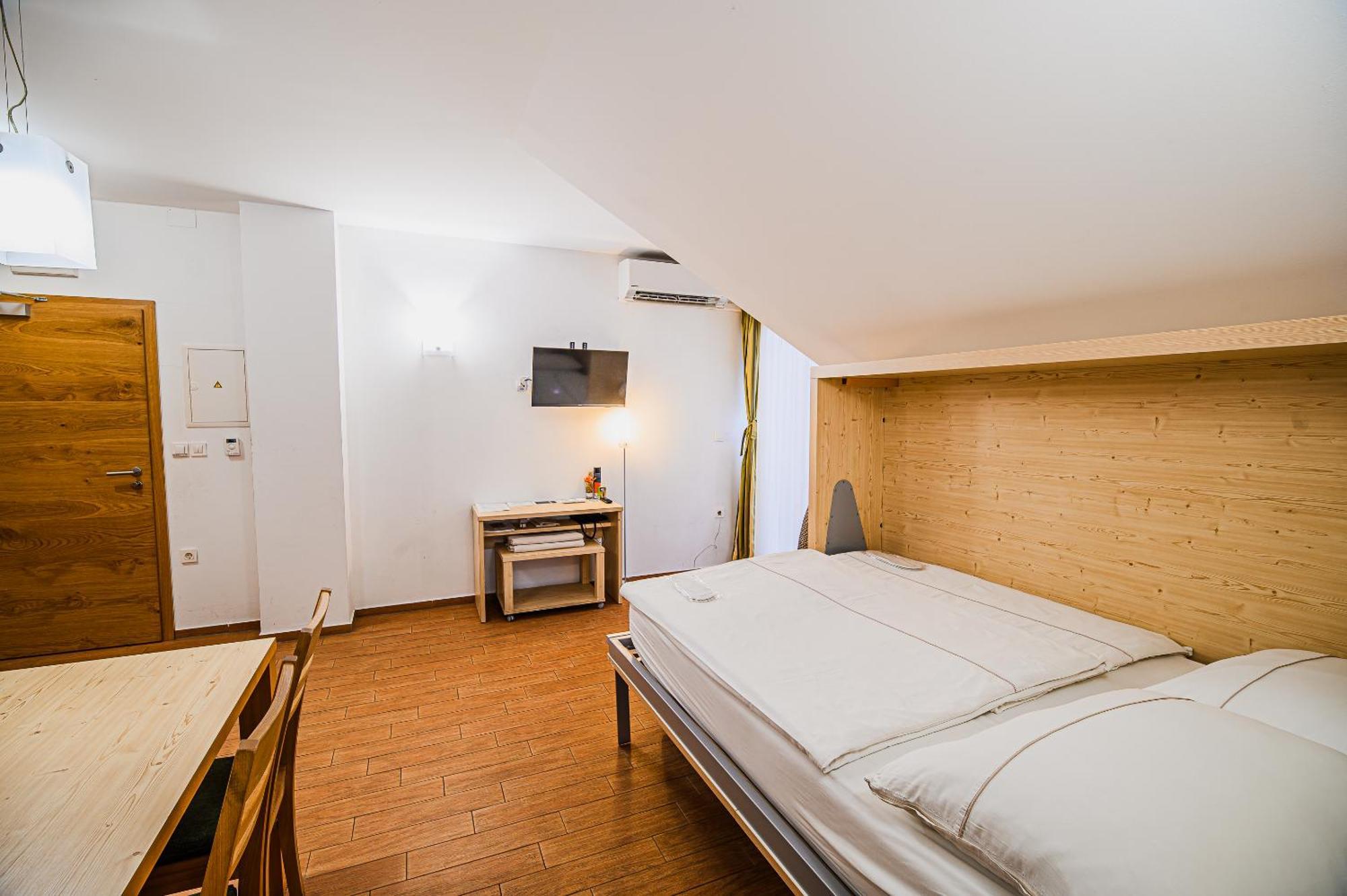 Dragatuš Apartments Maleric With Indoor Pool And Wellness חדר תמונה
