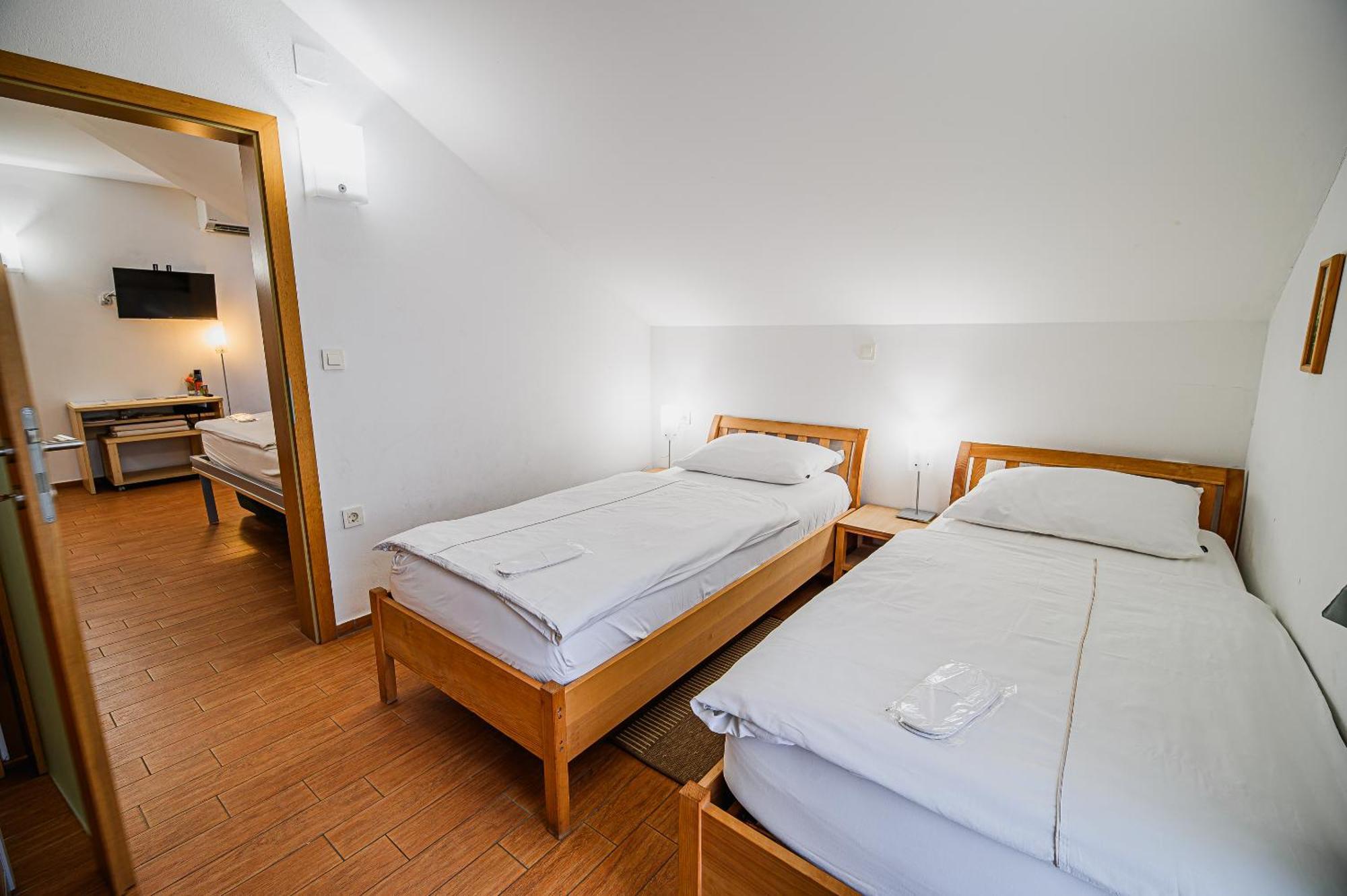Dragatuš Apartments Maleric With Indoor Pool And Wellness חדר תמונה