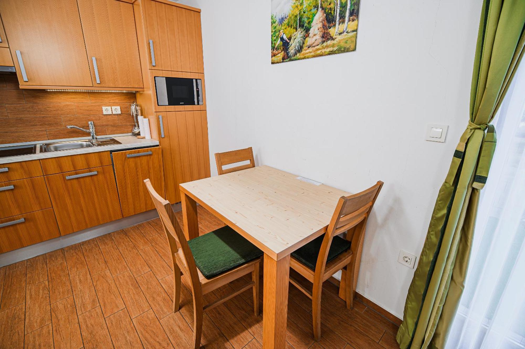 Dragatuš Apartments Maleric With Indoor Pool And Wellness חדר תמונה