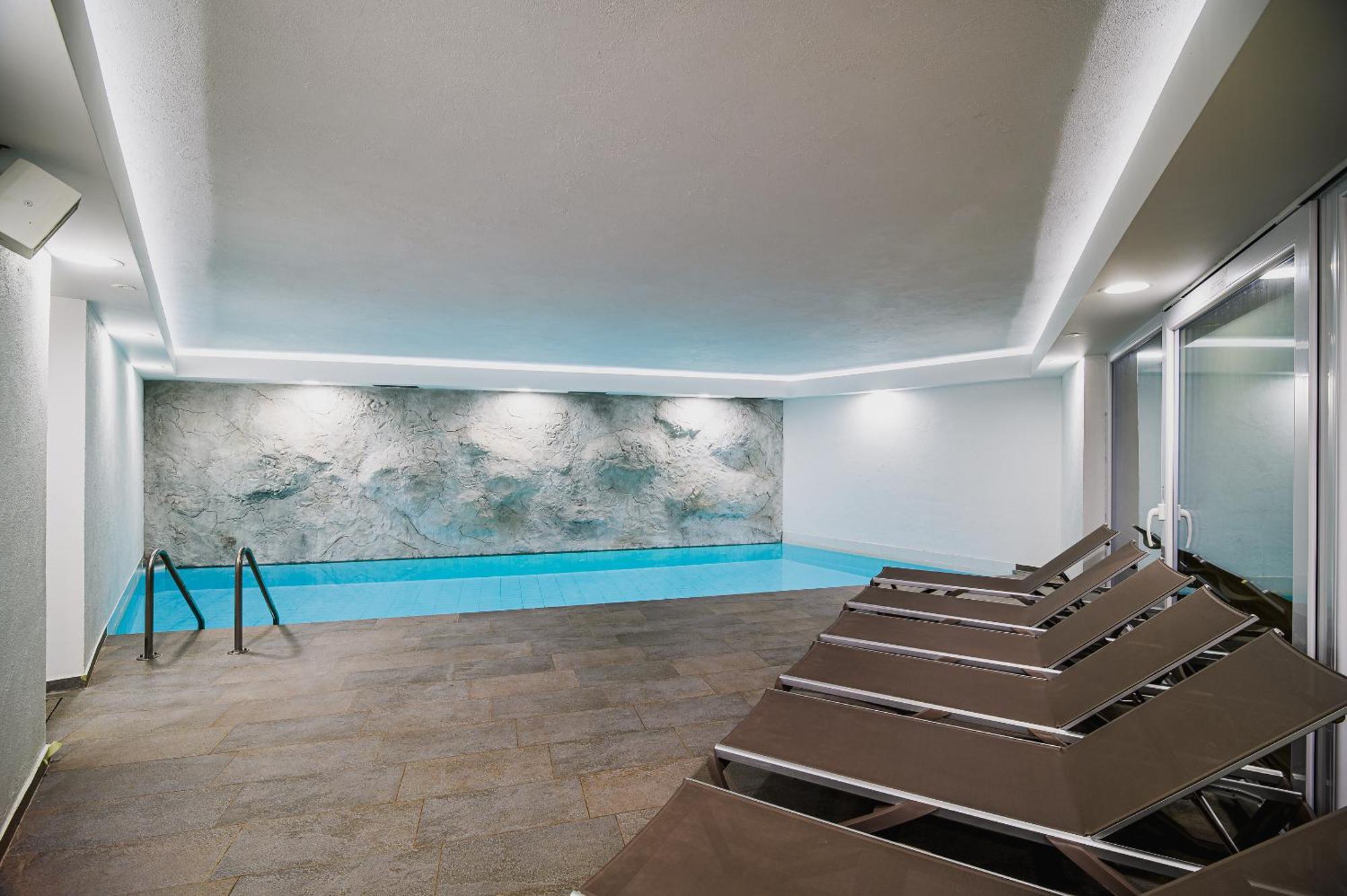 Dragatuš Apartments Maleric With Indoor Pool And Wellness מראה חיצוני תמונה
